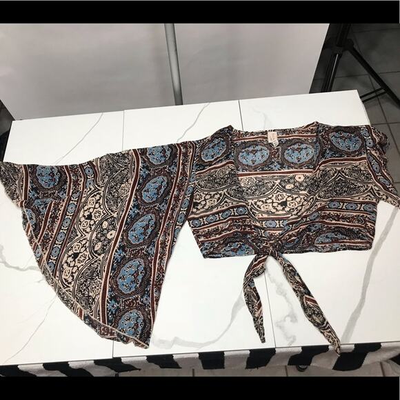 RAGA bell sleeved boho crop tie top - Picture 3 of 7